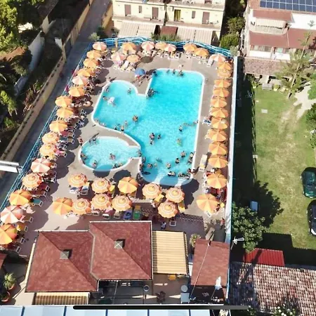 Miramare Small Village Aparthotel