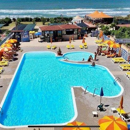Aparthotel Miramare Small Village Mondragone